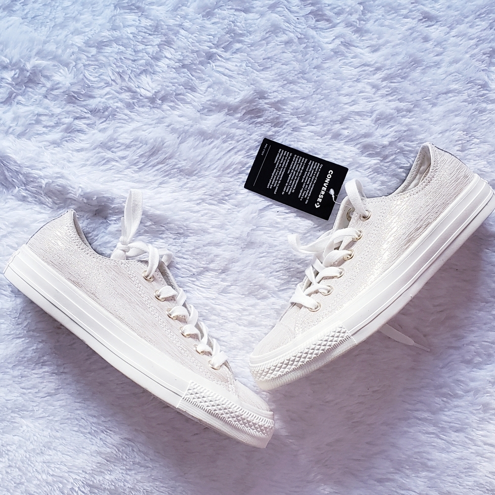New Womens Converse Low Top - Picture 2 of 8
